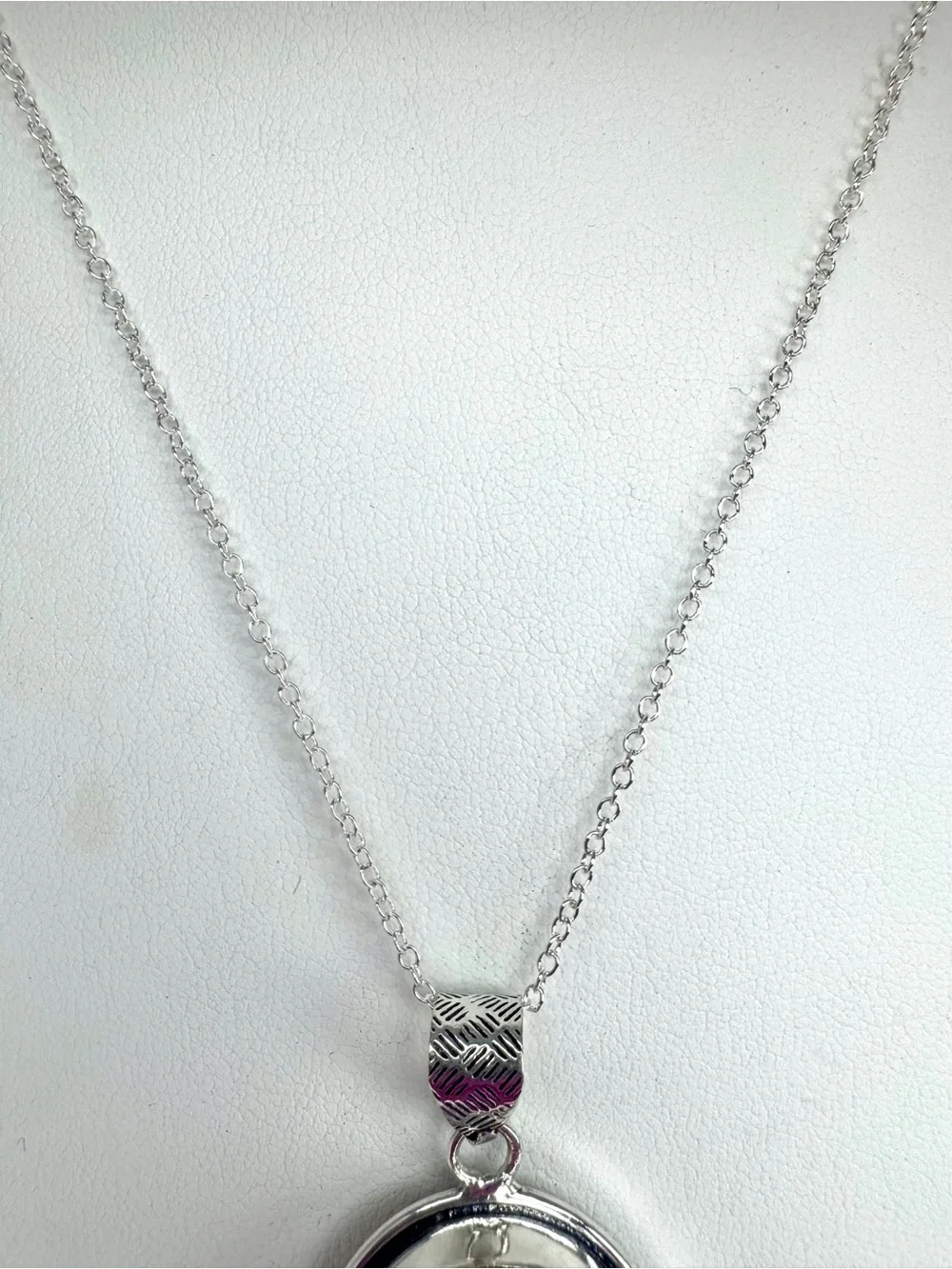 Sterling Silver Faceted Oval Red Garnet Gemstone Pendant Necklace - Picture 3 of 9